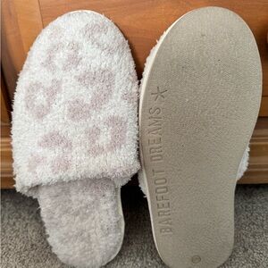 Barefoot Dreams Slippers - M (7/8)